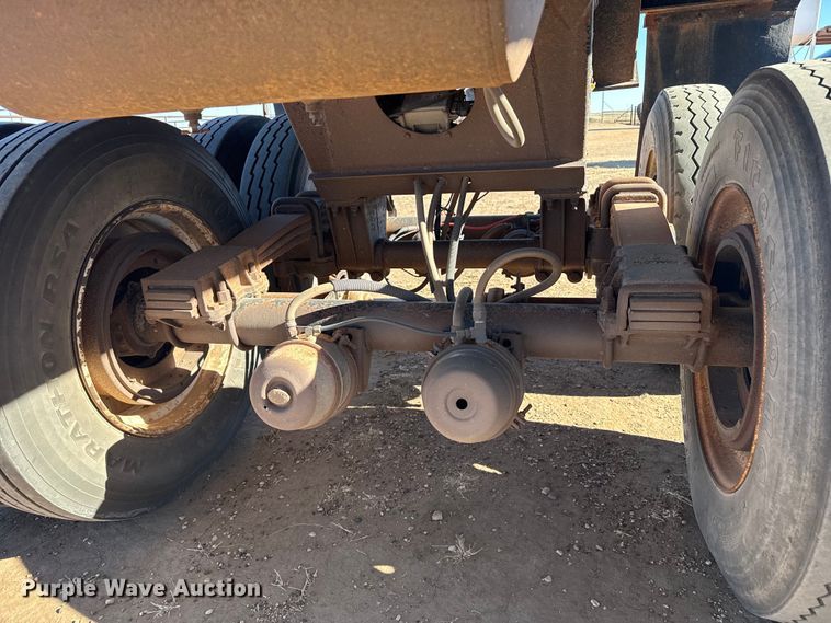 image for item EP2752 1999 Clement Fleetstar end dump trailer