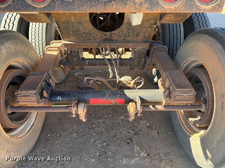 image for item EP2752 1999 Clement Fleetstar end dump trailer