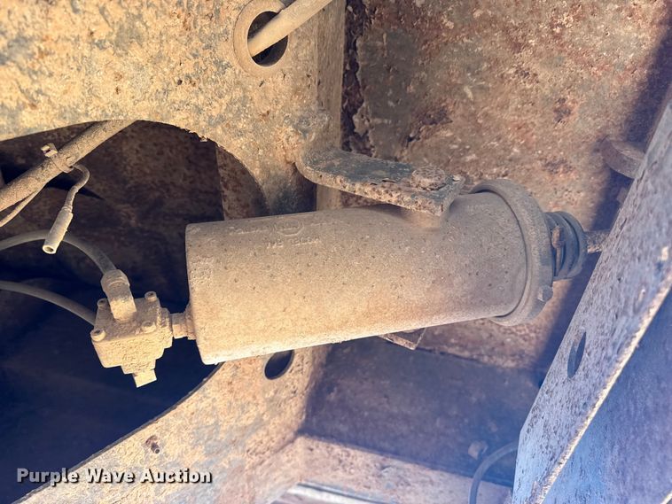 image for item EP2752 1999 Clement Fleetstar end dump trailer