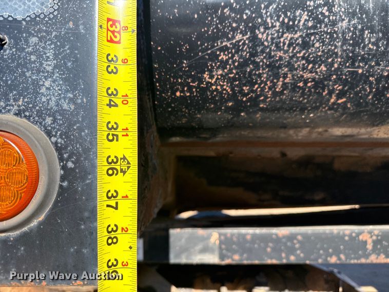 image for item EP2752 1999 Clement Fleetstar end dump trailer