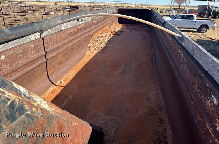 image for item EP2752 1999 Clement Fleetstar end dump trailer