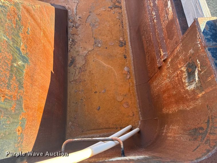 image for item EP2752 1999 Clement Fleetstar end dump trailer