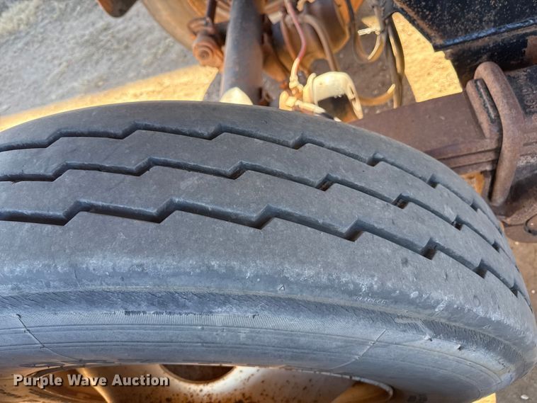 image for item EP2752 1999 Clement Fleetstar end dump trailer