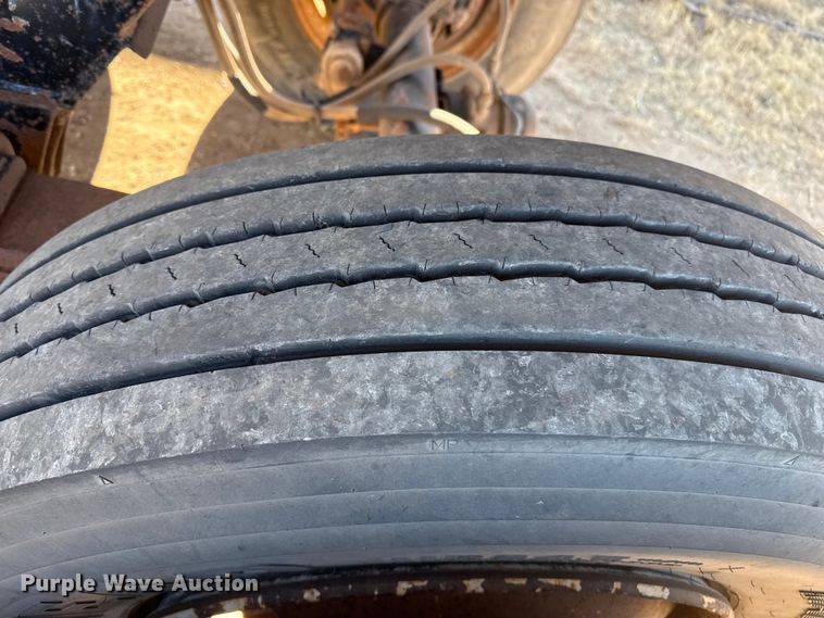 image for item EP2752 1999 Clement Fleetstar end dump trailer