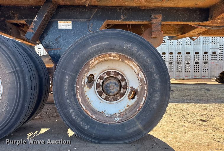 image for item EP2752 1999 Clement Fleetstar end dump trailer