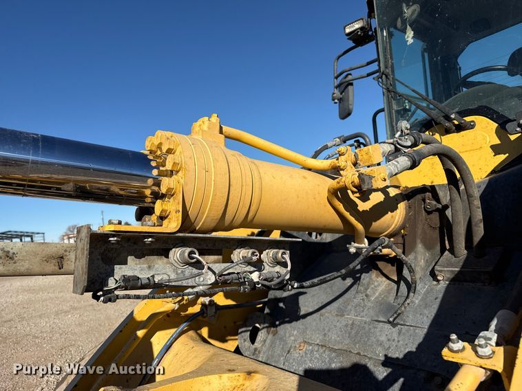 image for item EP2761 2018 Komatsu WA320-8 wheel loader