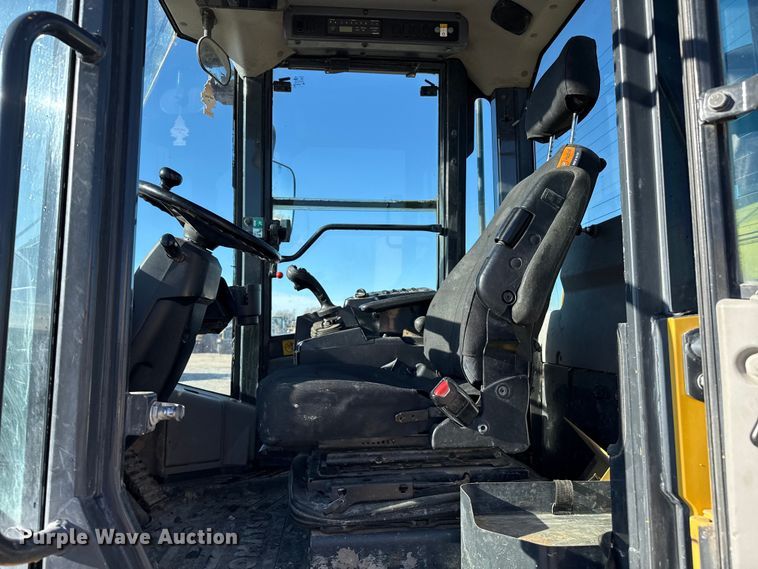 image for item EP2761 2018 Komatsu WA320-8 wheel loader