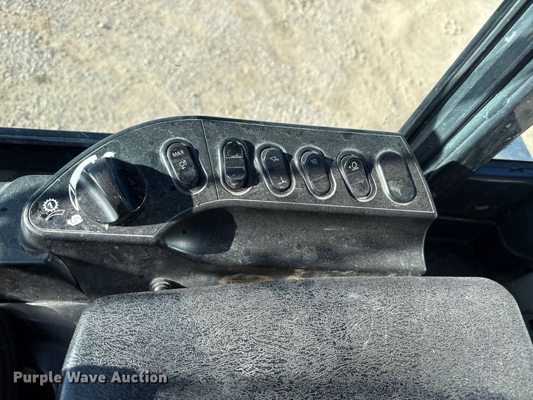 image for item EP2761 2018 Komatsu WA320-8 wheel loader