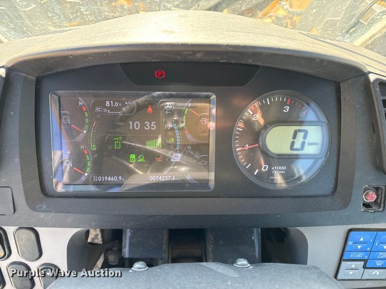 image for item EP2761 2018 Komatsu WA320-8 wheel loader