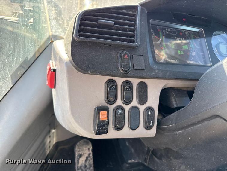 image for item EP2761 2018 Komatsu WA320-8 wheel loader