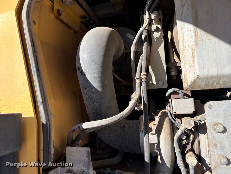 image for item EP2761 2018 Komatsu WA320-8 wheel loader