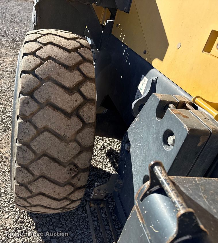 image for item EP2761 2018 Komatsu WA320-8 wheel loader