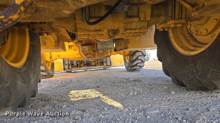 image for item ES2664 2015 John Deere 310SL HL backhoe