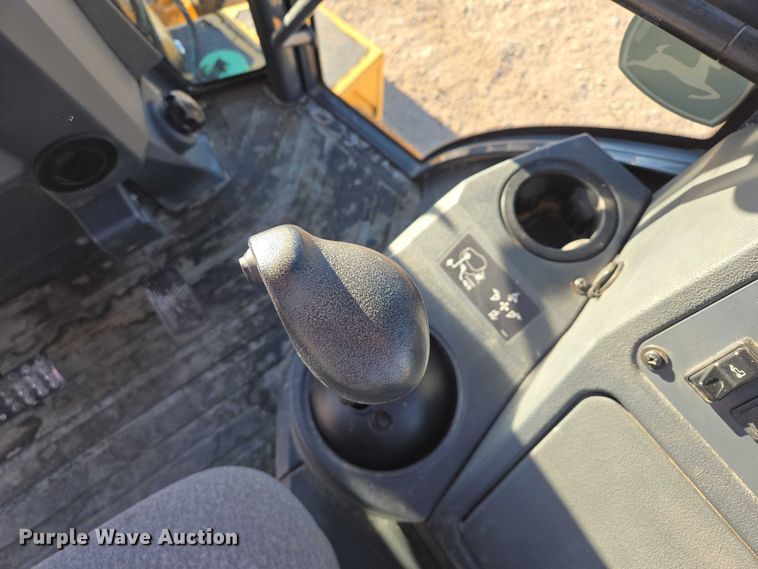 image for item ES2664 2015 John Deere 310SL HL backhoe