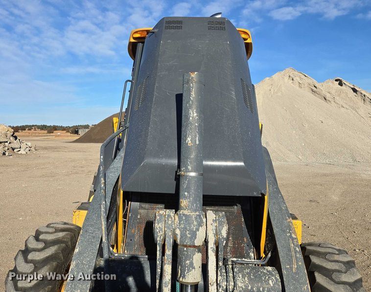 image for item ES2664 2015 John Deere 310SL HL backhoe