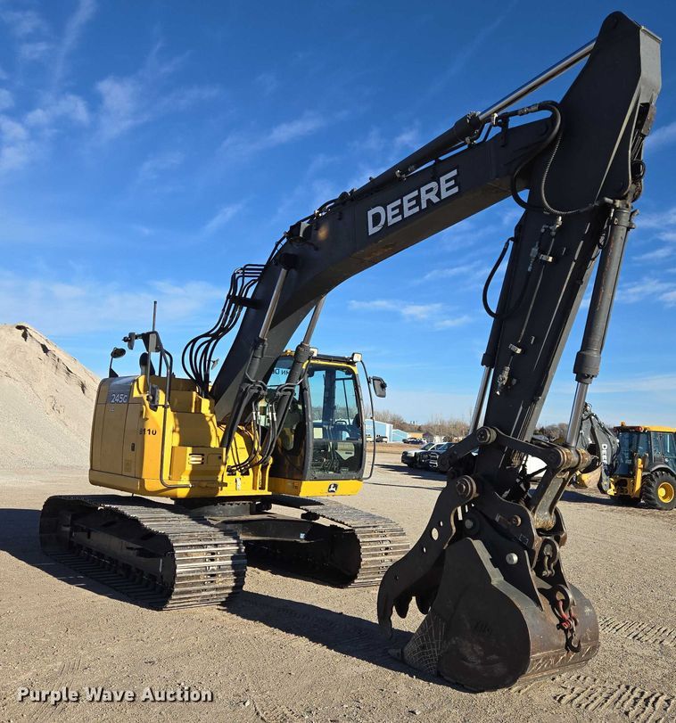 image for item ES2665 2014 John Deere 245G LC excavator