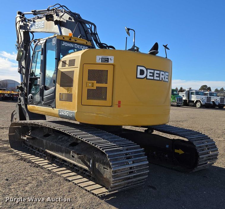 image for item ES2665 2014 John Deere 245G LC excavator