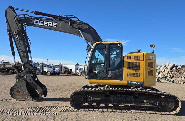 image for item ES2665 2014 John Deere 245G LC excavator