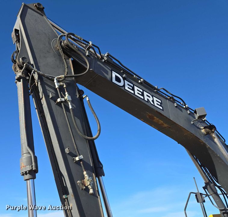 image for item ES2665 2014 John Deere 245G LC excavator