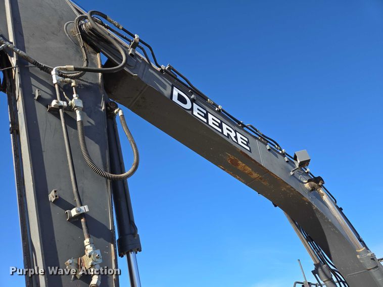 image for item ES2665 2014 John Deere 245G LC excavator