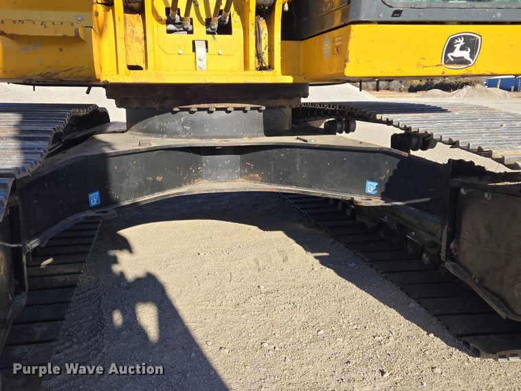 image for item ES2665 2014 John Deere 245G LC excavator