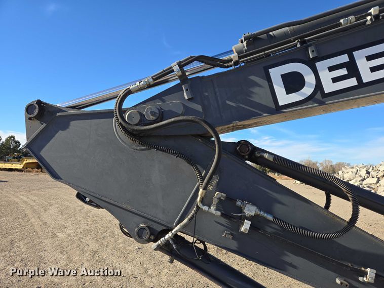 image for item ES2665 2014 John Deere 245G LC excavator