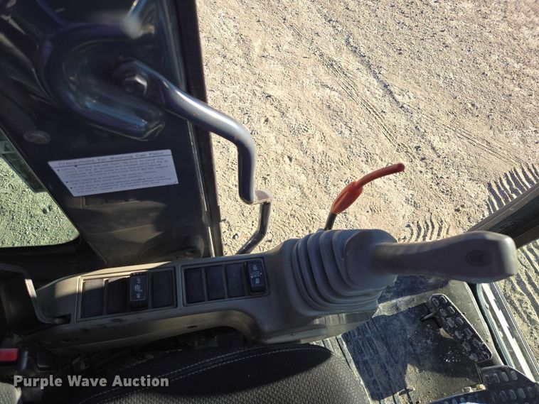 image for item ES2665 2014 John Deere 245G LC excavator