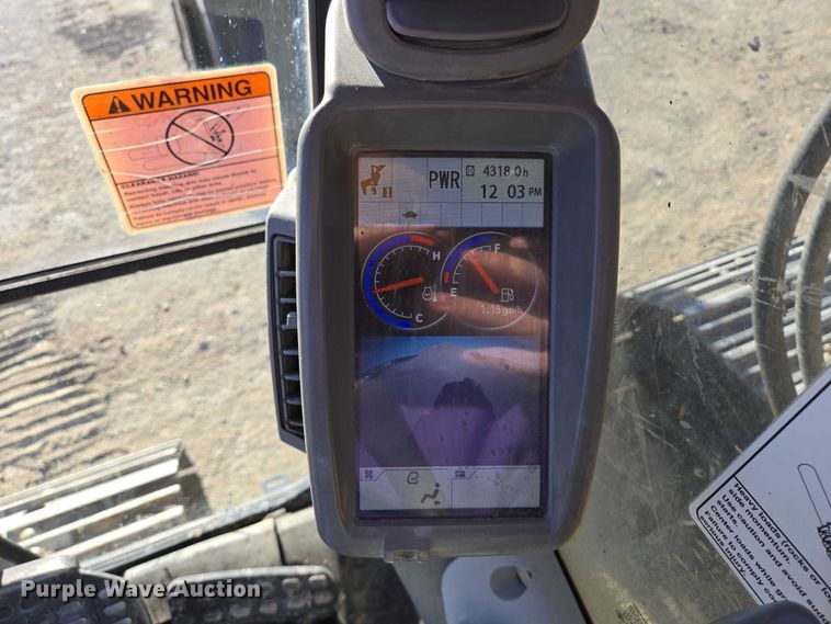 image for item ES2665 2014 John Deere 245G LC excavator