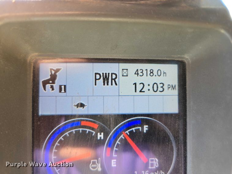 image for item ES2665 2014 John Deere 245G LC excavator