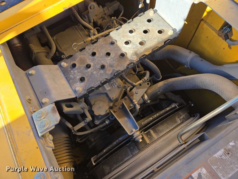 image for item ES2665 2014 John Deere 245G LC excavator