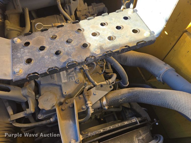 image for item ES2665 2014 John Deere 245G LC excavator