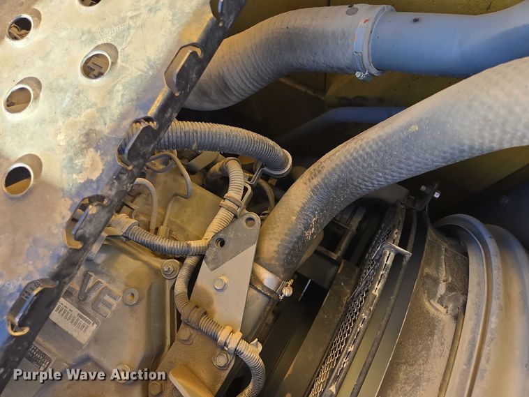 image for item ES2665 2014 John Deere 245G LC excavator