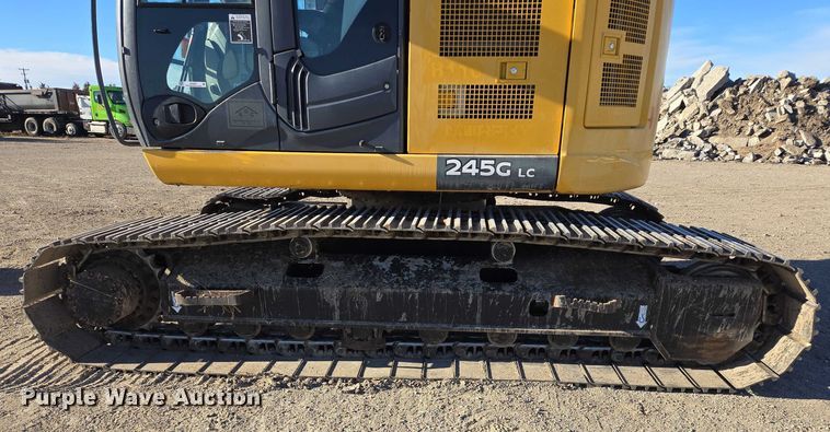 image for item ES2665 2014 John Deere 245G LC excavator