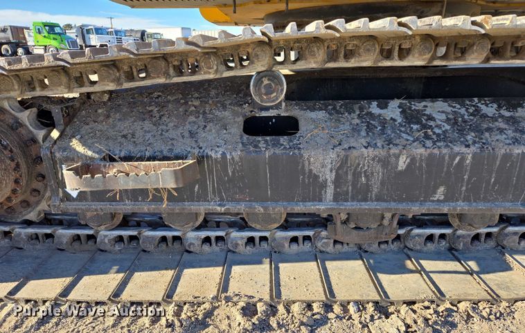 image for item ES2665 2014 John Deere 245G LC excavator