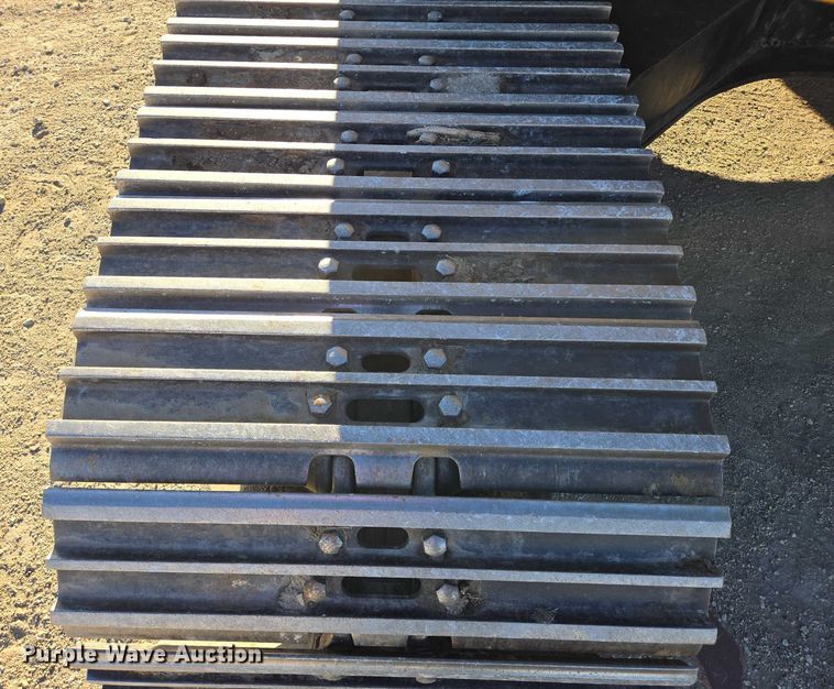 image for item ES2665 2014 John Deere 245G LC excavator