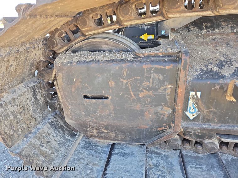 image for item ES2665 2014 John Deere 245G LC excavator