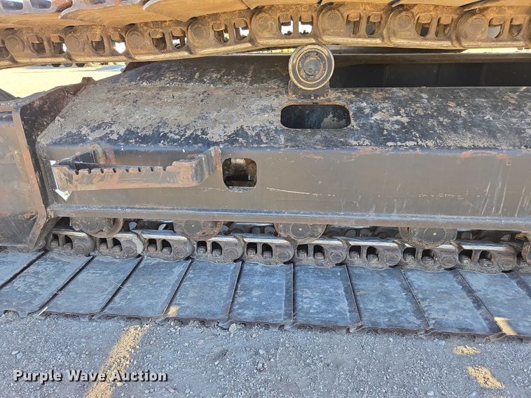 image for item ES2665 2014 John Deere 245G LC excavator