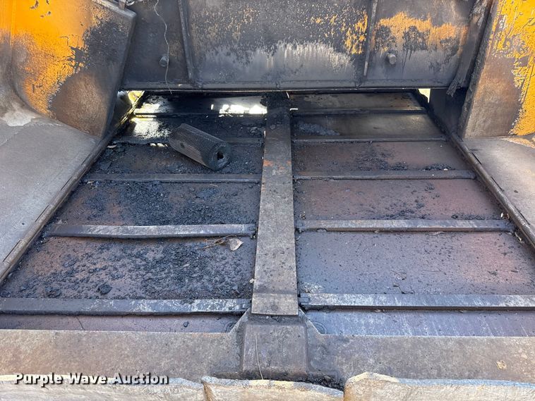 image for item ES5615 2007 Lee-Boy 8515 paver