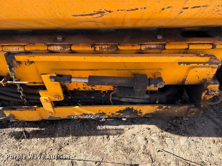 image for item ES5615 2007 Lee-Boy 8515 paver