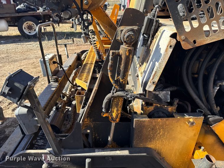 image for item ES5615 2007 Lee-Boy 8515 paver