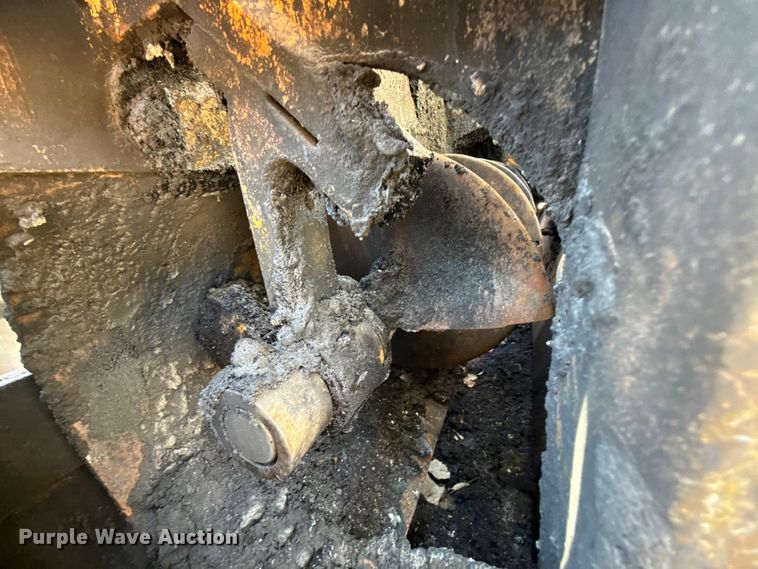 image for item ES5615 2007 Lee-Boy 8515 paver