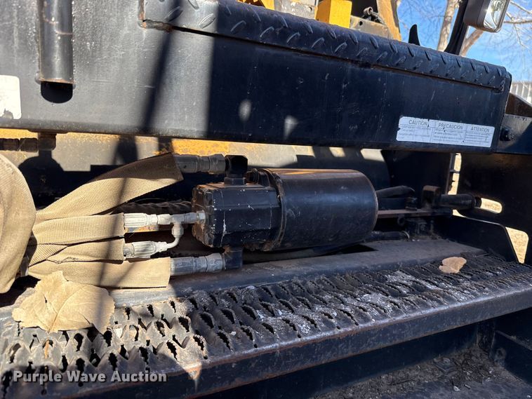 image for item ES5615 2007 Lee-Boy 8515 paver