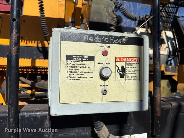 image for item ES5615 2007 Lee-Boy 8515 paver