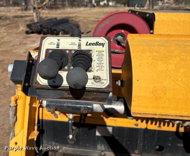 image for item ES5615 2007 Lee-Boy 8515 paver