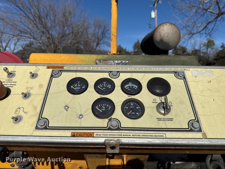 image for item ES5615 2007 Lee-Boy 8515 paver