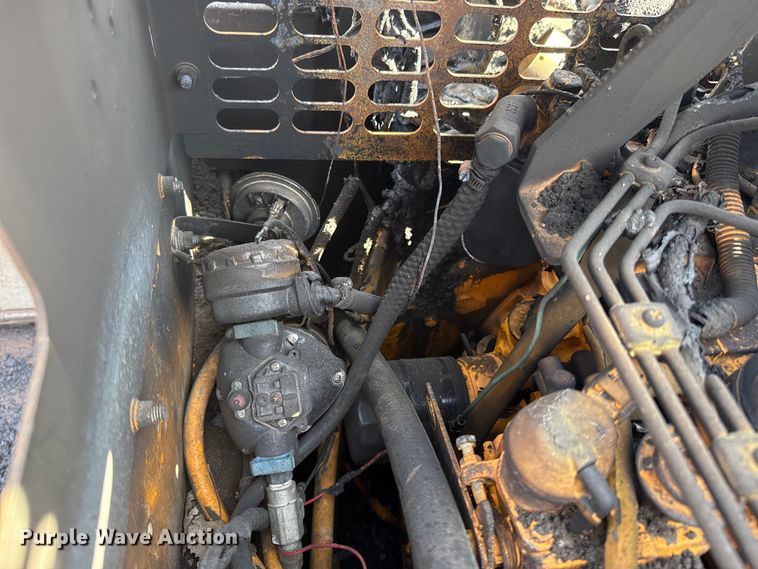 image for item ES5615 2007 Lee-Boy 8515 paver