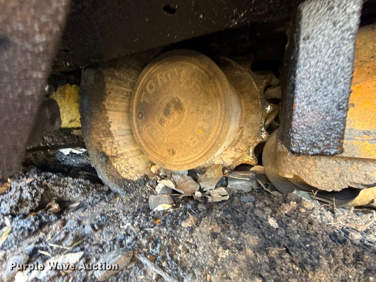 image for item ES5615 2007 Lee-Boy 8515 paver