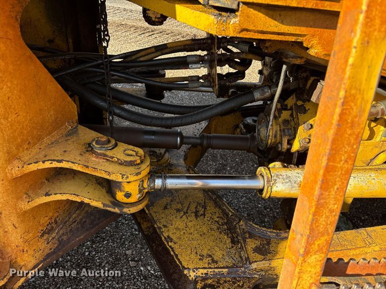 image for item ES8500 1995 John Deere 544G wheel loader