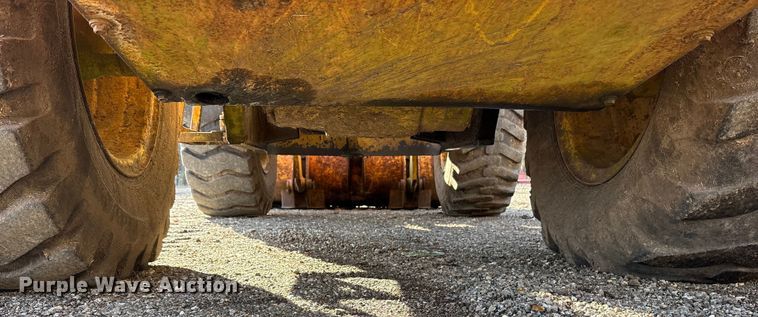 image for item ES8500 1995 John Deere 544G wheel loader