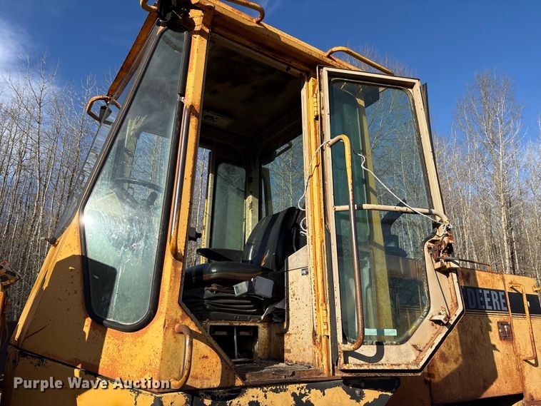 image for item ES8500 1995 John Deere 544G wheel loader